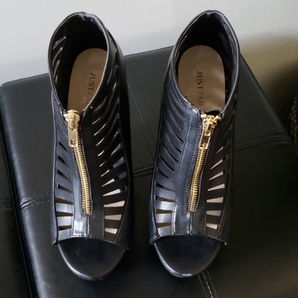 Strappy wedge sandal - Picture 4 of 4